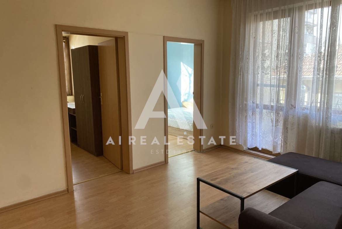 Тристаен апартамент в идеален център на гр. Плевен – район Катя Попова - 0