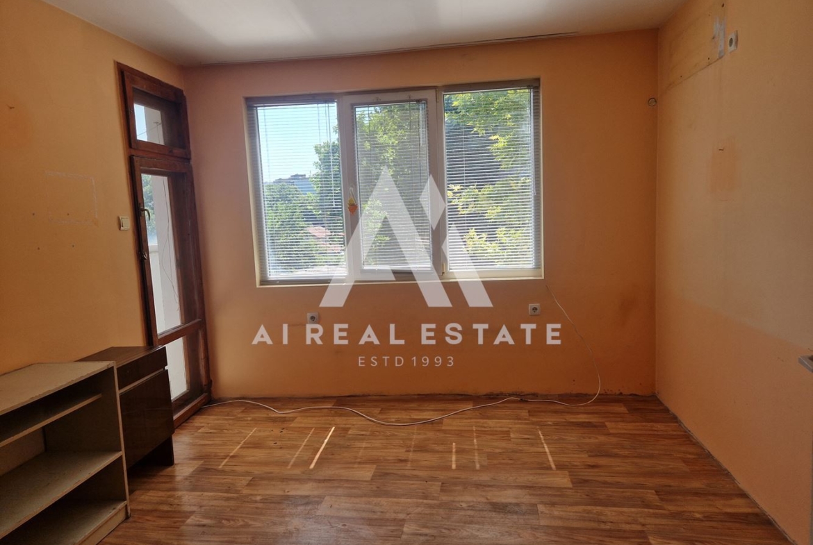 Апартамент с гараж, гр.Плевен, ж.к.Сторгозия ! - 0