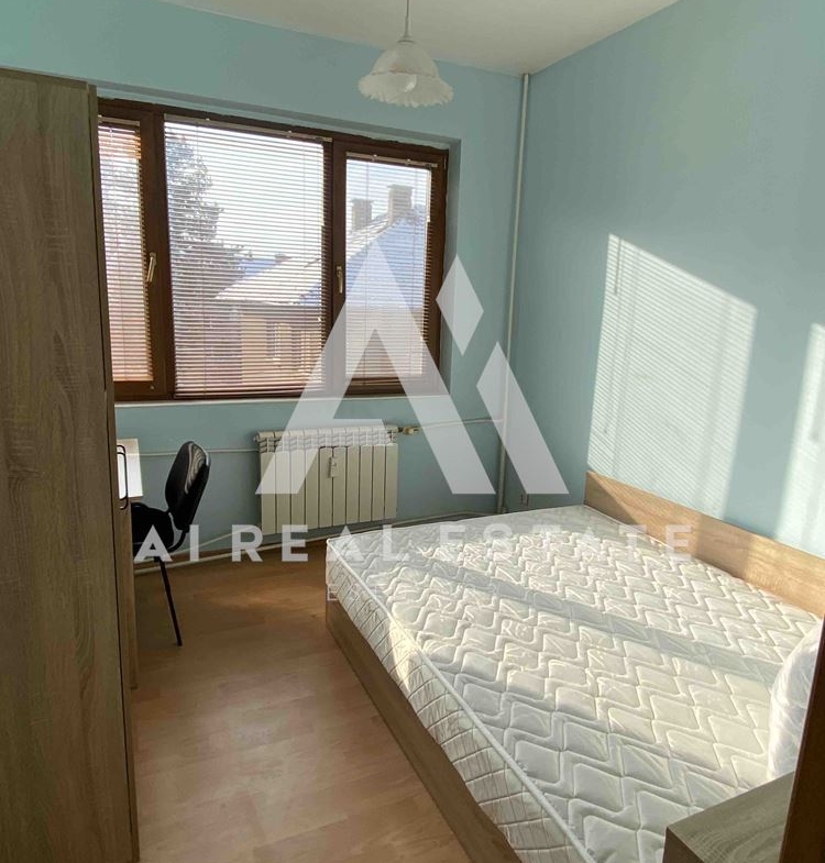 Тристаен апартамент в идеален център на гр. Плевен – район Катя Попова - 0