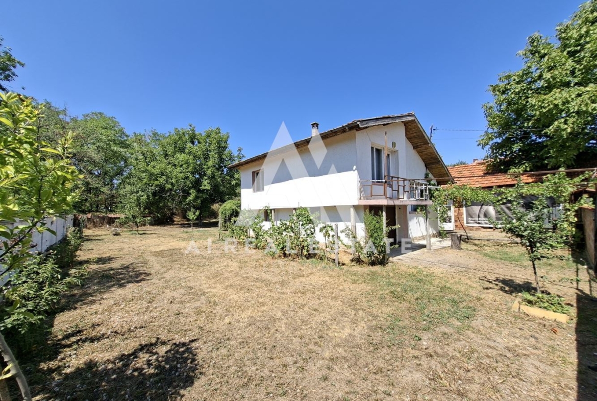 КЪЩА С ДВОР - 0