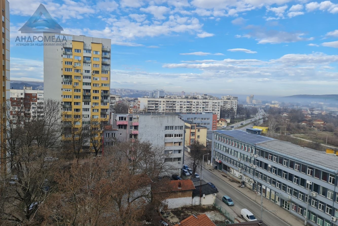 Тристаен Широк център! - 0