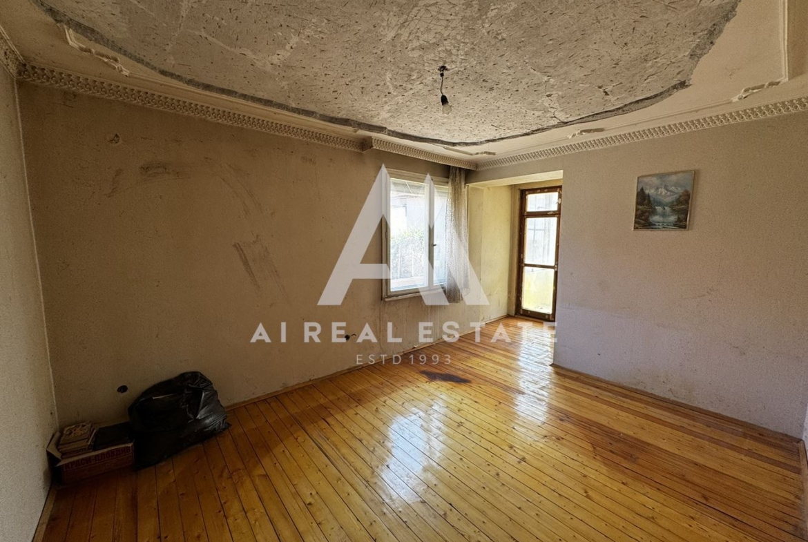 ПЪРВИ ЕТАЖ ОТ КЪЩА С ОТДЕЛЕН ВХОД - 0