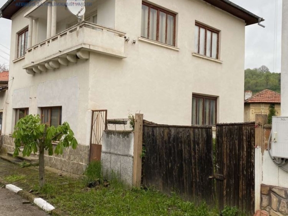 Самостоятелна къща в с.Николаево - 0