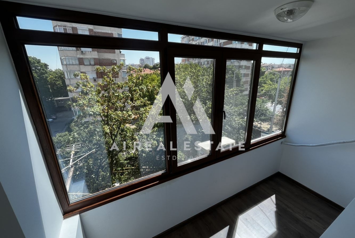 Тристаен апартамент под наем - 0