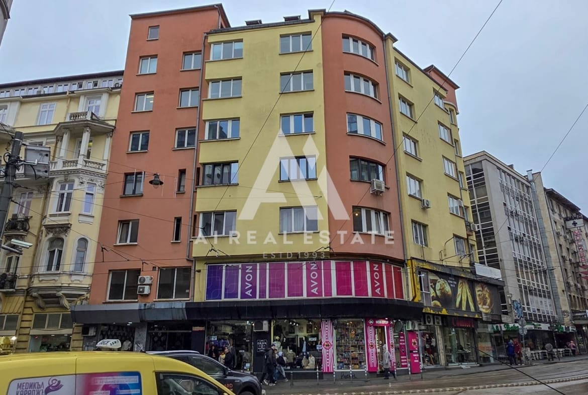 Ул.“Граф Игнатиев“, уб.“Алабин“ и ул.„Христо Белчев“ 1 – имот с три локации и страхотно усещане ! - 0