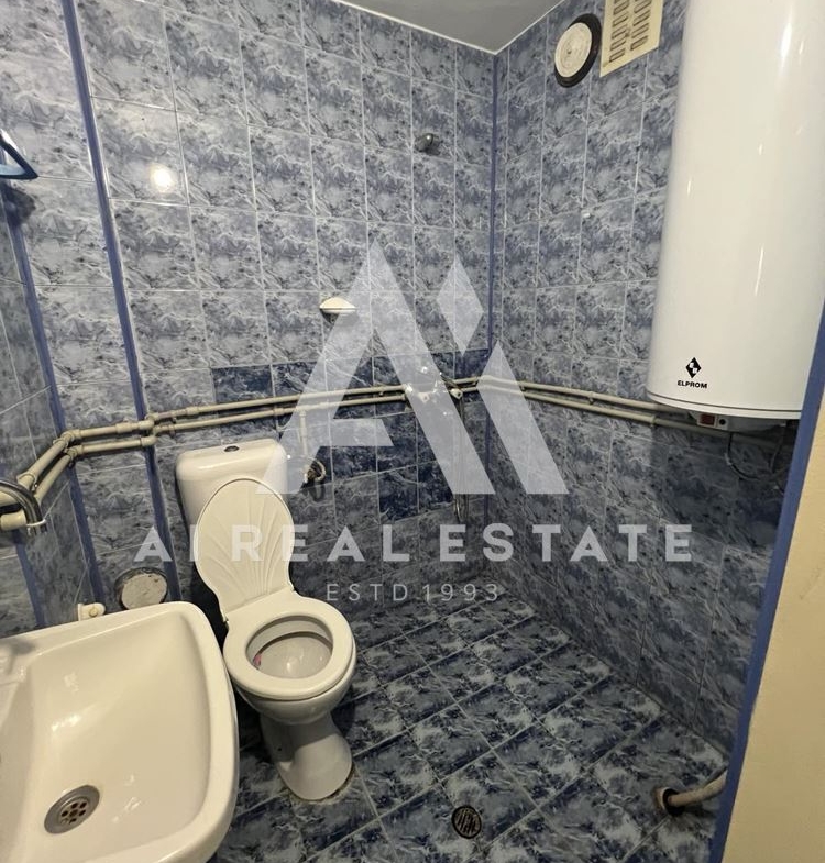 🏡 Етаж от къща на ул. Чаталджа – удобство и функционалност в централната част на Плевен - 0