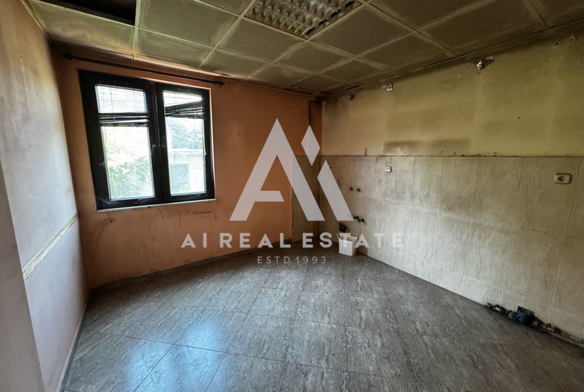 ПЪРВИ ЕТАЖ ОТ КЪЩА С ОТДЕЛЕН ВХОД - 0