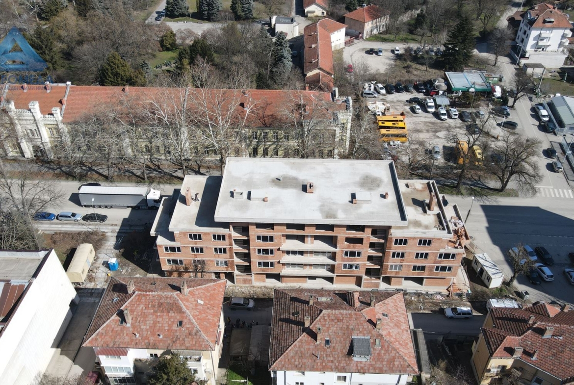 Магазин в сграда ГАЛЕРИЯ до ИСТОРИЧЕСКИ МУЗЕЙ ! - 0