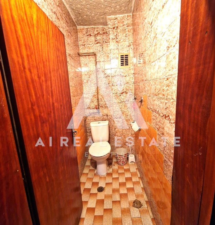 Продава четиристаен апартамент - 0