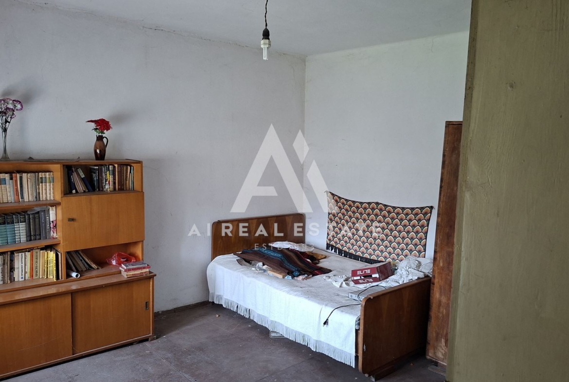 КЪЩА В БОЖУРИЦА - 0