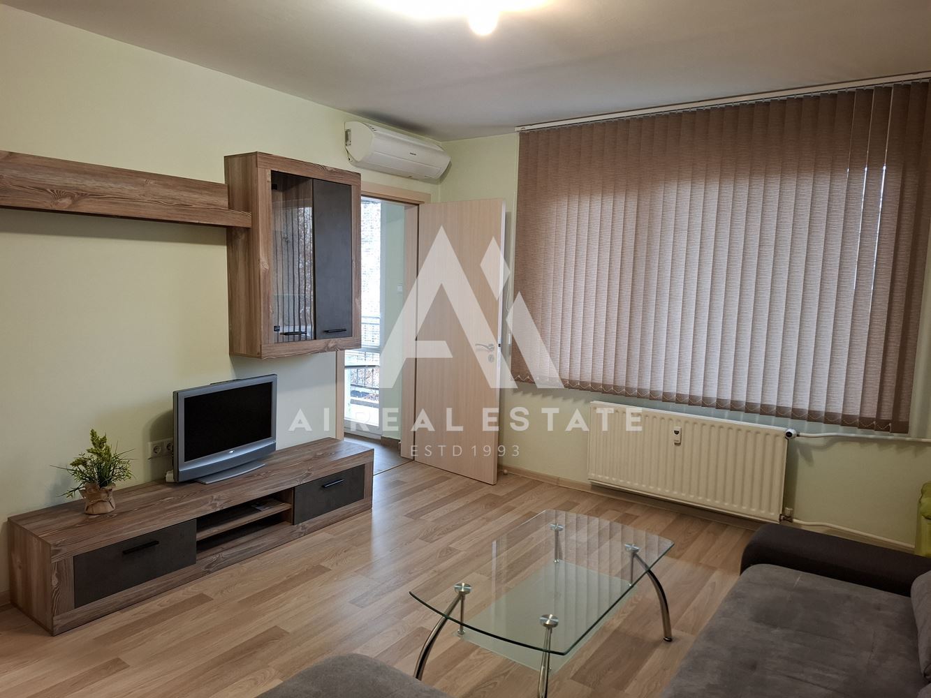 Двустаен апартамент в идеалния център - 0