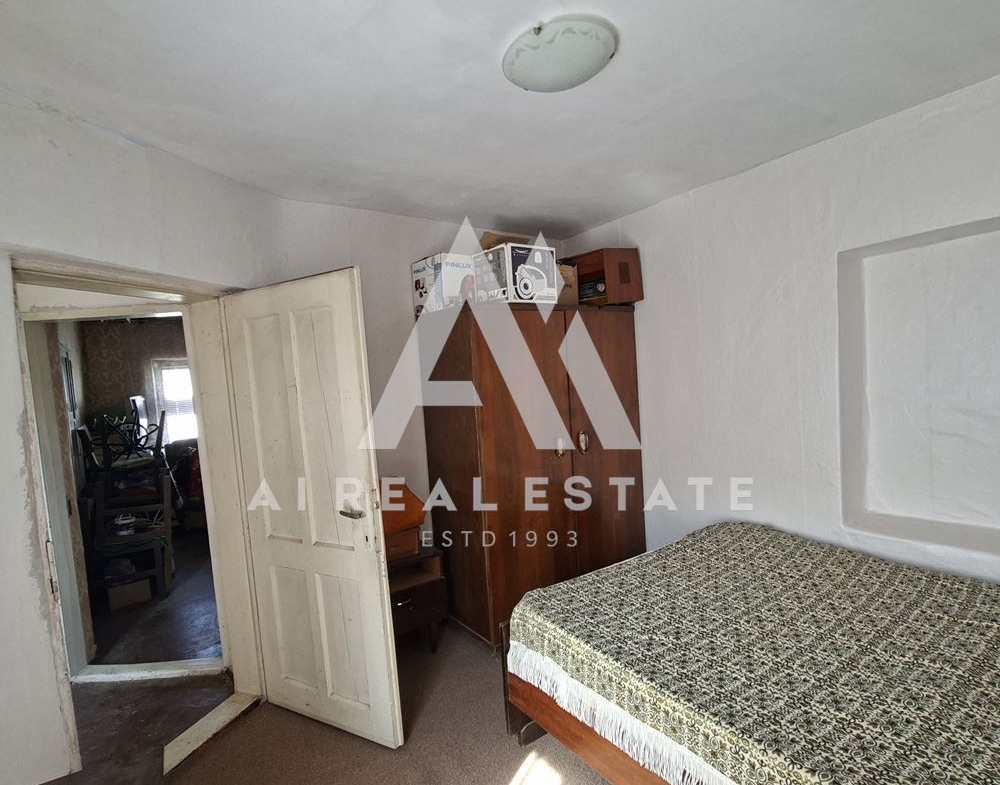 ЕДНОЕТАЖНА КЪЩА С. САДОВЕЦ - 0