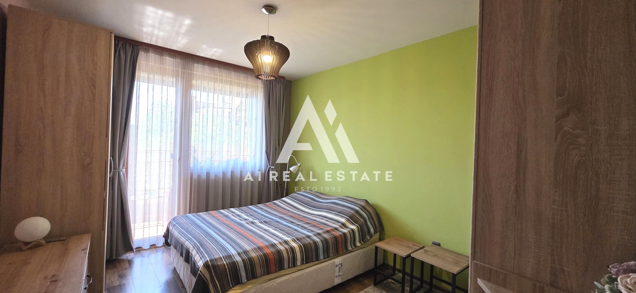 Слънчев двустаен апартамент в ж.к. Лагера – до метростанция „Красно село“ - 0