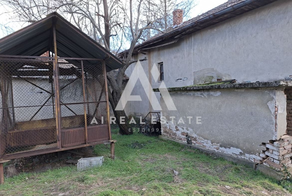 ЕДНОЕТАЖНА КЪЩА - 0