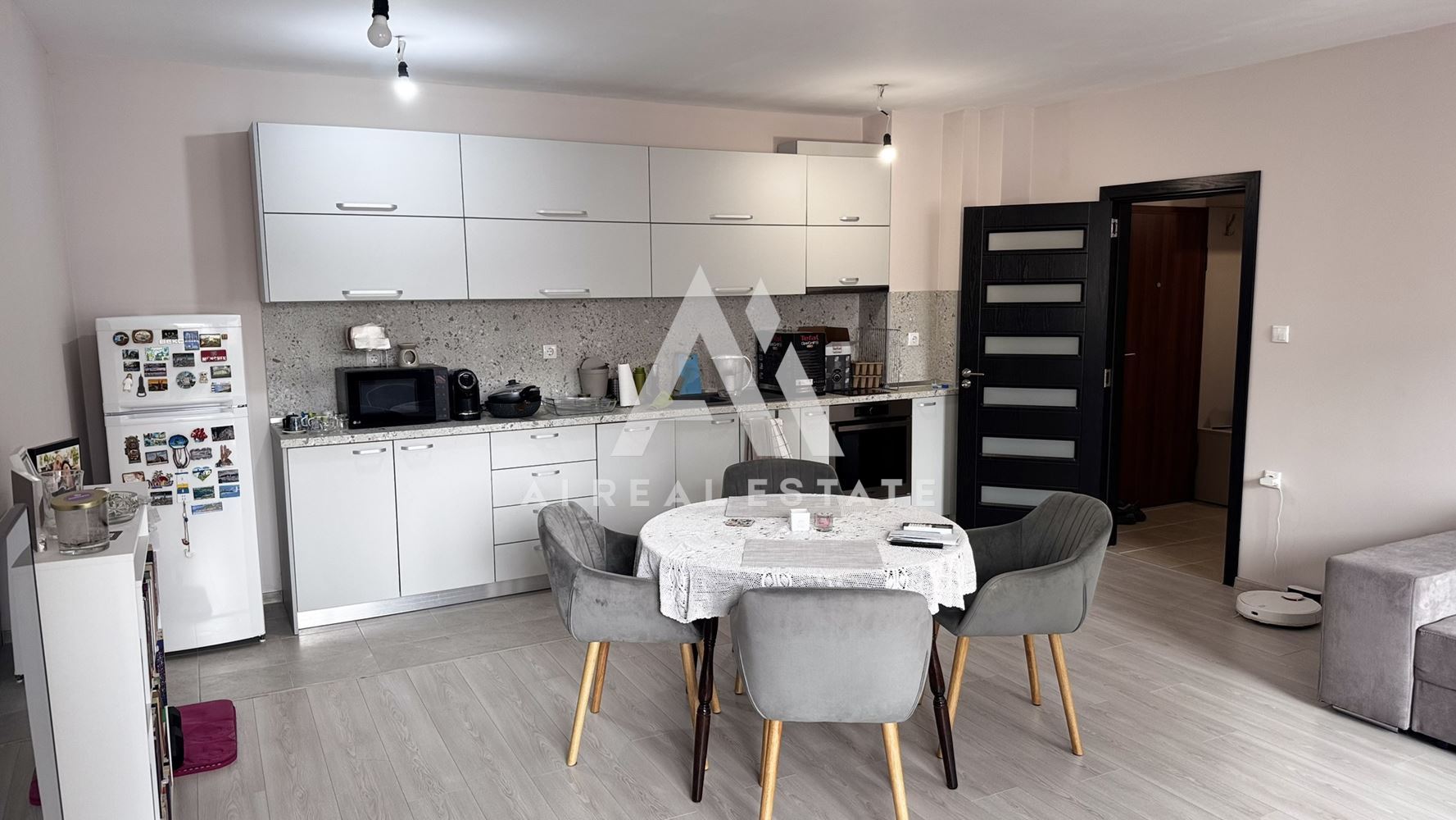 Тристаен апартамент-ново строителство. - 0