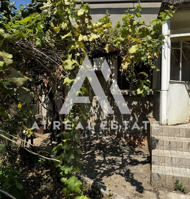 ПЪРВИ ЕТАЖ ОТ КЪЩА С ОТДЕЛЕН ВХОД - 0