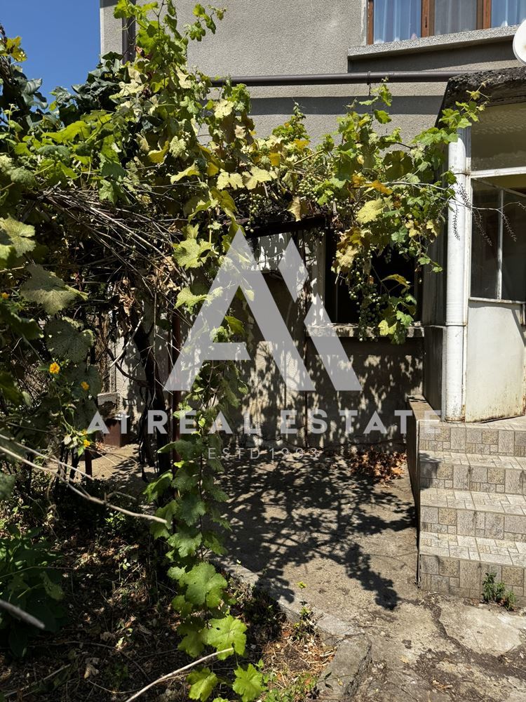 ПЪРВИ ЕТАЖ ОТ КЪЩА С ОТДЕЛЕН ВХОД-0 ПЪРВИ ЕТАЖ ОТ КЪЩА С ОТДЕЛЕН ВХОД - 0