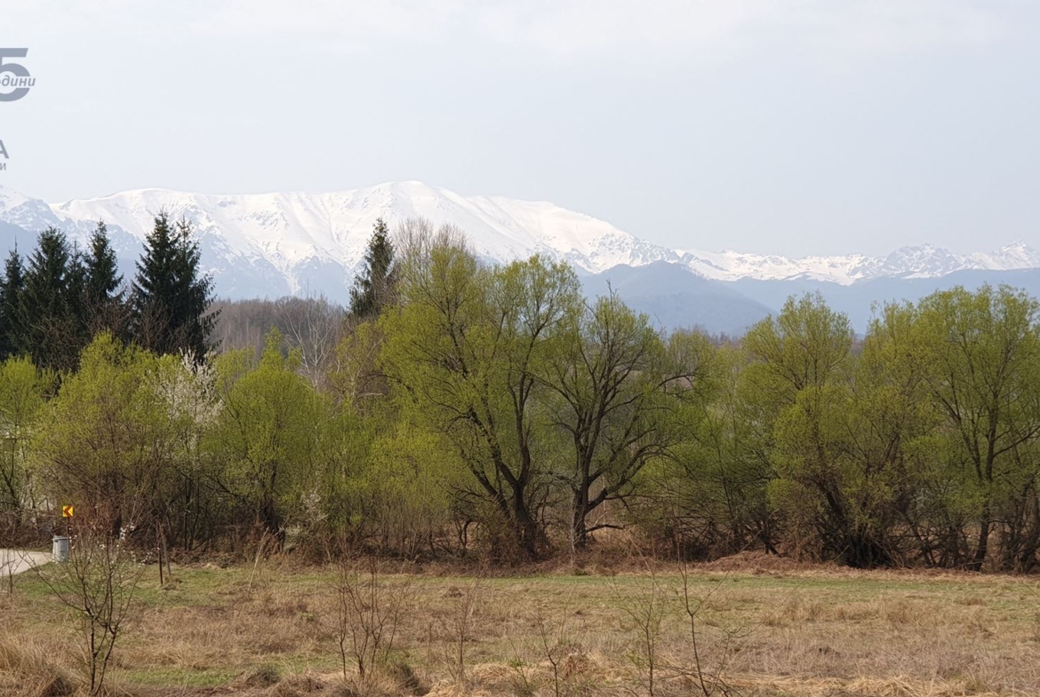 Хотел (работещ) в полите на Стара планина с отлична панорама и условия ! - 0