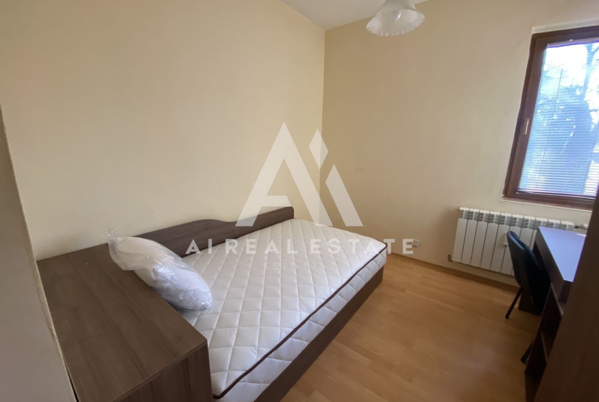 Тристаен апартамент в идеален център на гр. Плевен – район Катя Попова - 0