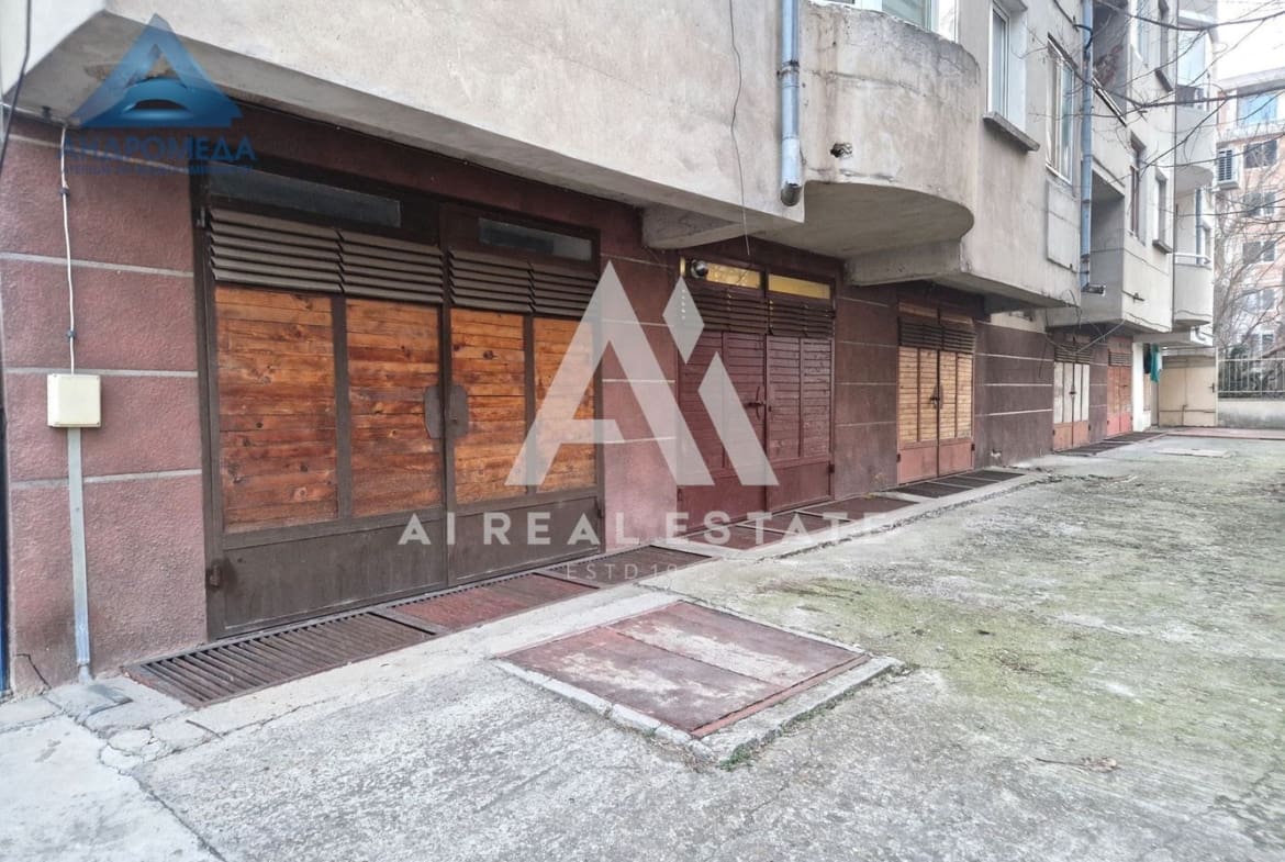 Продава просторен апартамент - 0