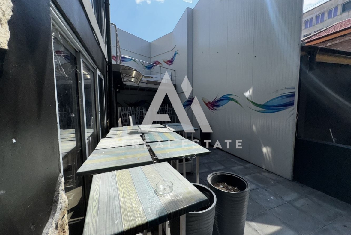 Разработено заведение на два етажа в центъра на гр. Плевен - 0