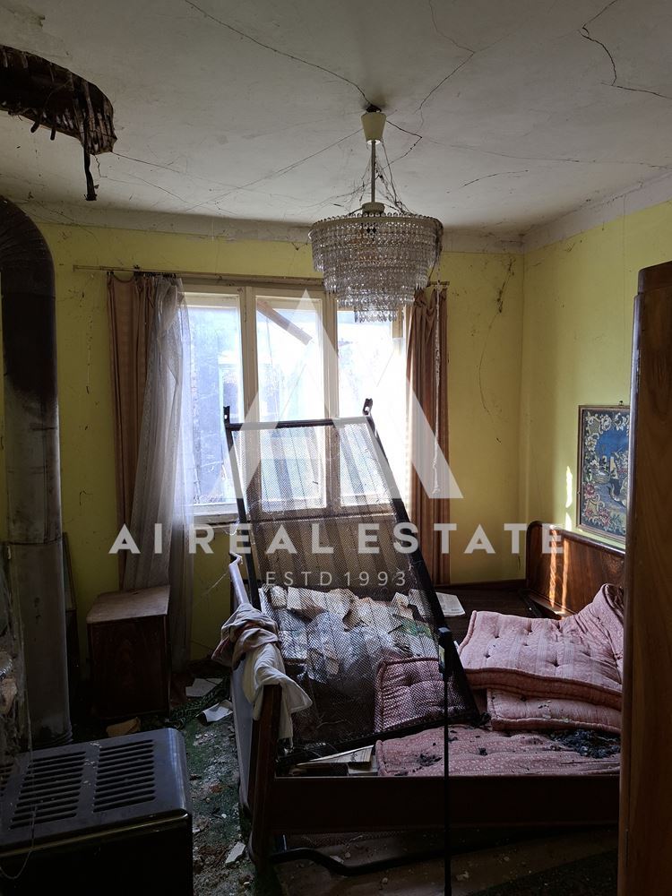 ЕДНОЕТАЖНА КЪЩА - 0