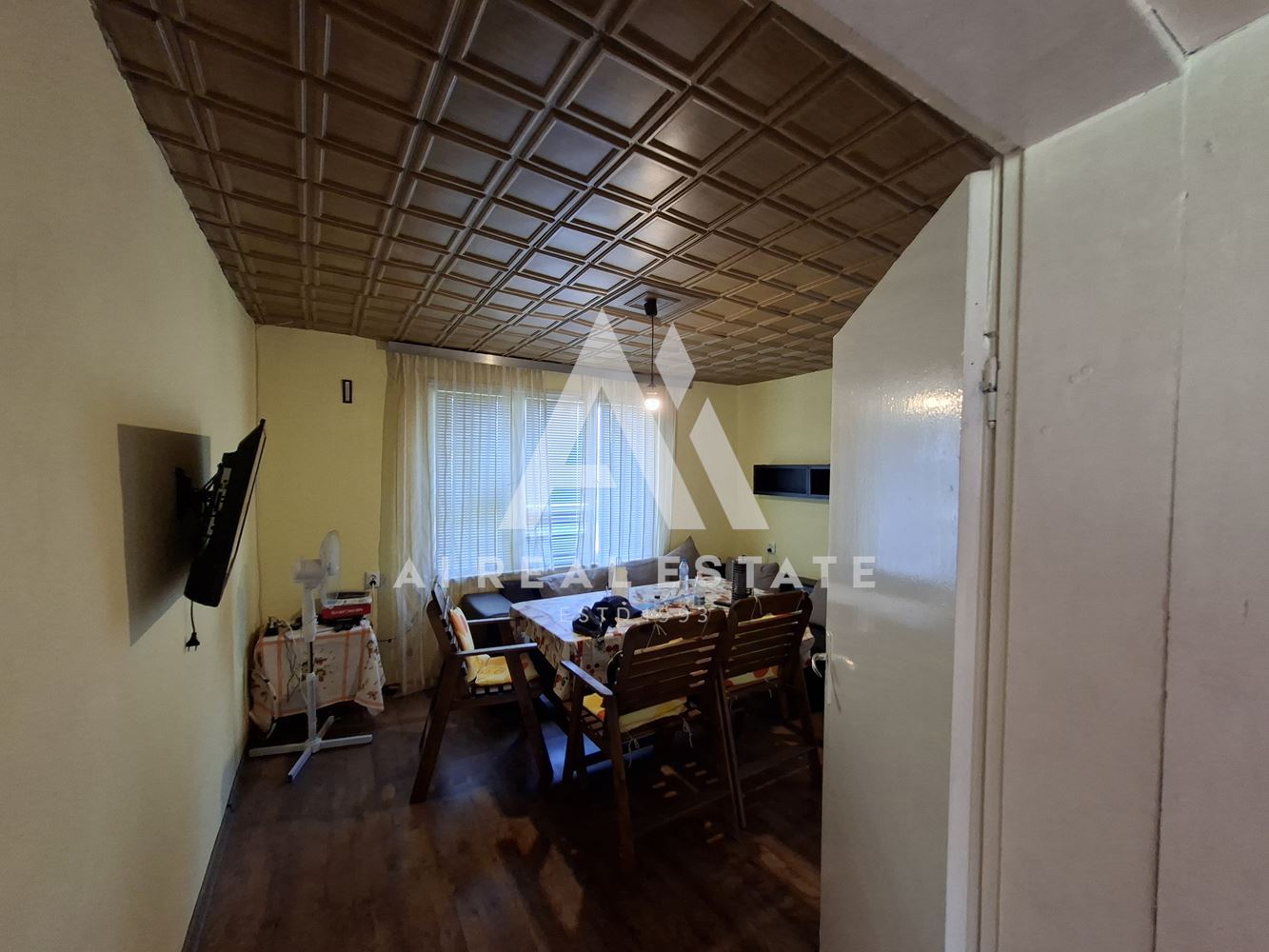 КЪЩА С ДВОР - 0