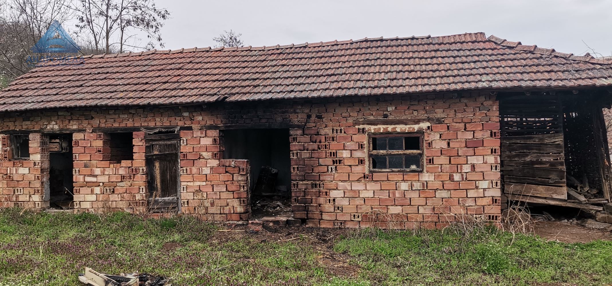 House S. Brășlănică 0(Note: The translation assumes "КЪЩА" means "house," "С." stands for a name or surname, and "БРЪШЛЯНИЦА" is a proper noun. Without additional context, this is the most direct translation.) КЪЩА С.БРЪШЛЯНИЦА - 0