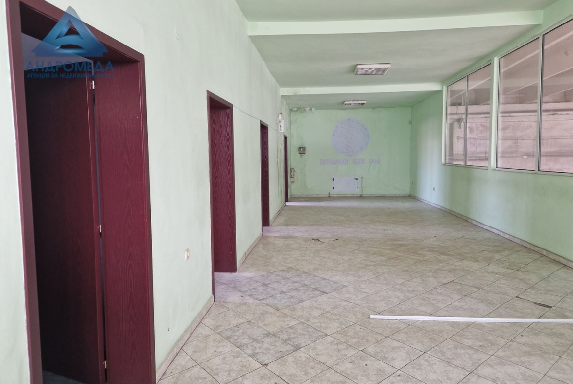 Продава промишлено помещение - 0