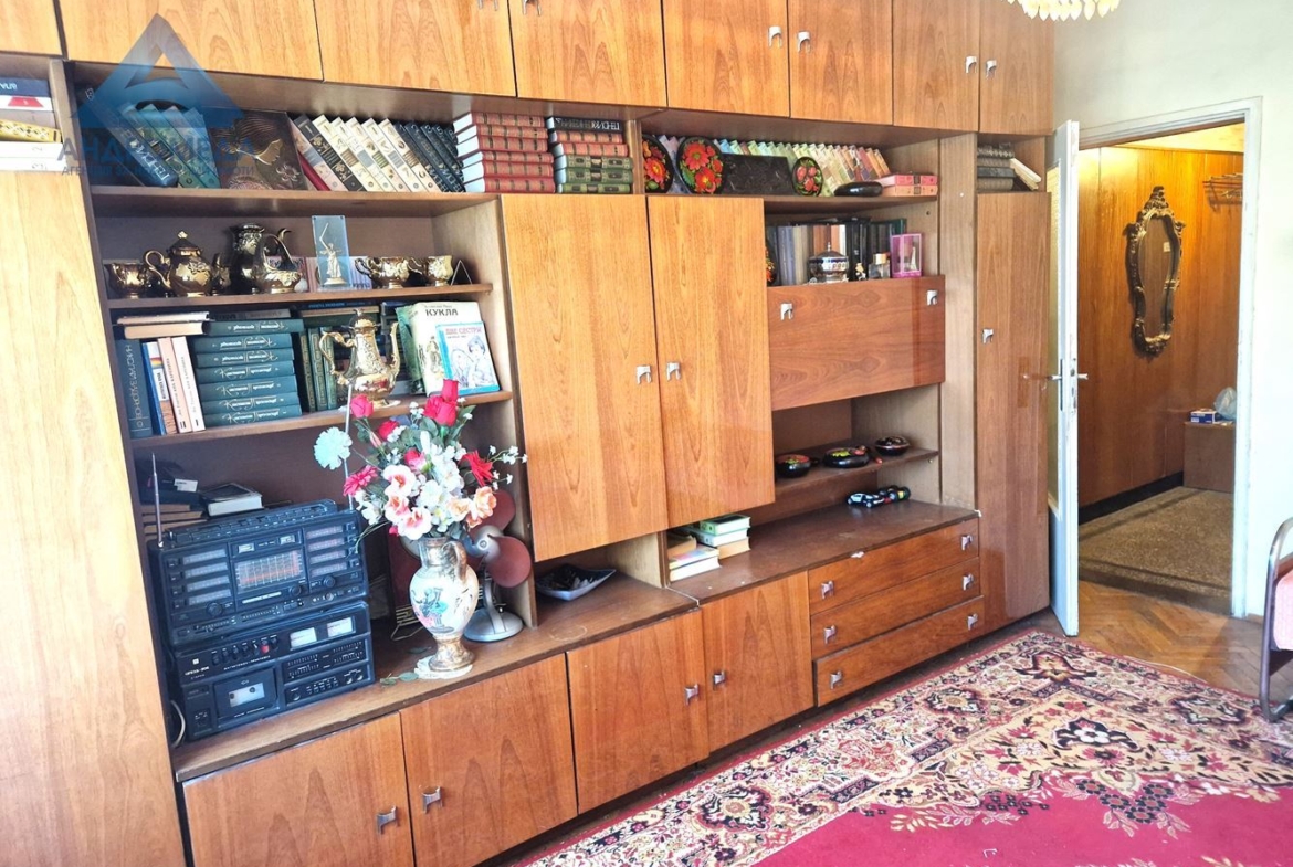 Продава тристаен апартамент - 0