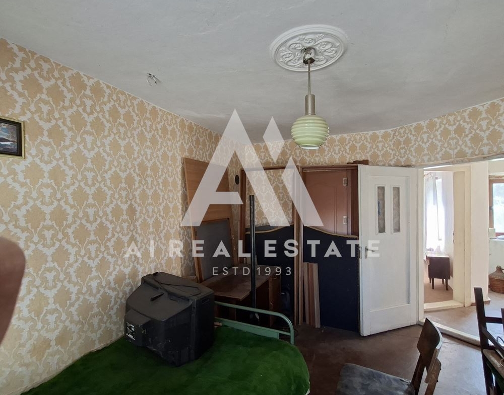 ЕДНОЕТАЖНА КЪЩА С. САДОВЕЦ - 0