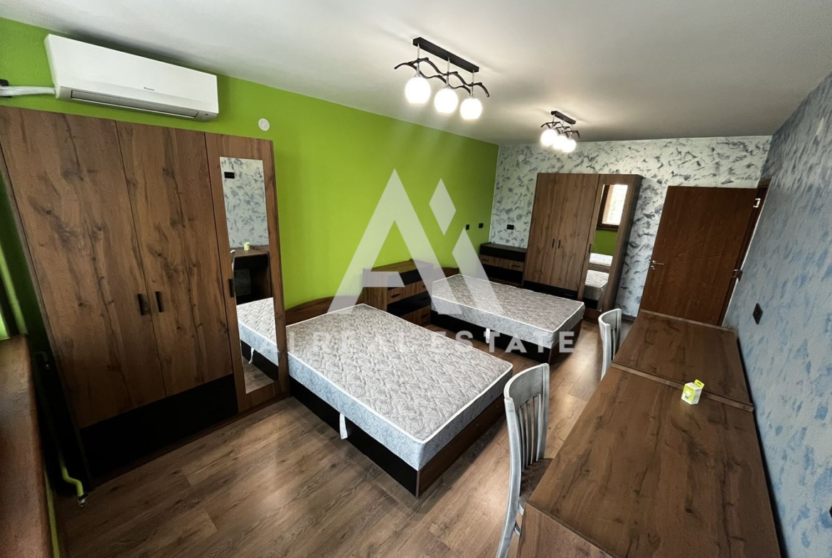 Тристаен апартамент под наем - 0