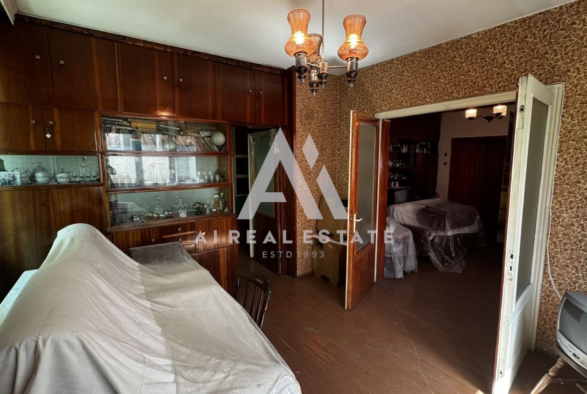 Просторен 3-стаен апартамент в сърцето на Плевен - 0