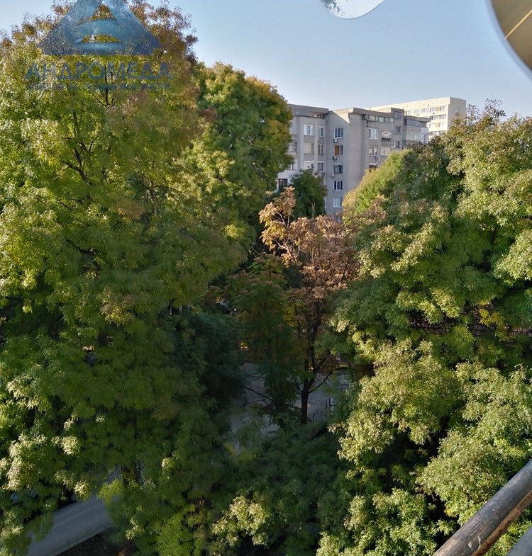 Продава тристаен апартамент - 0