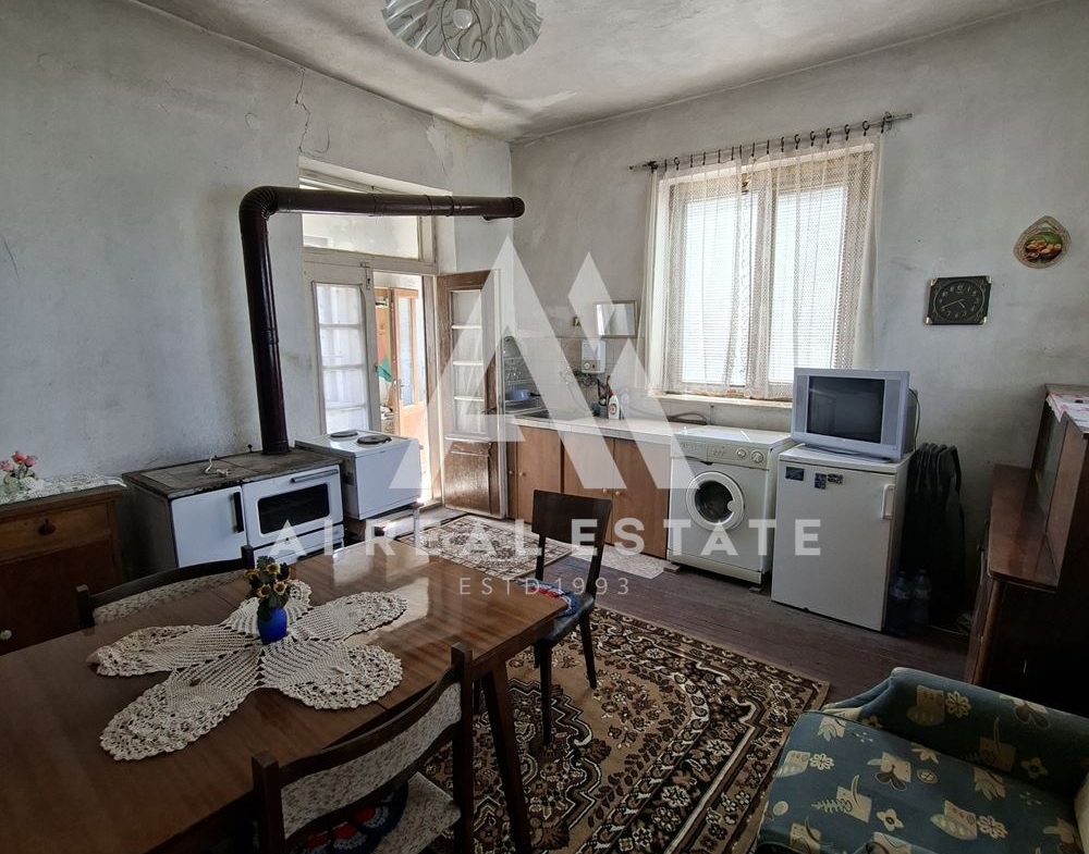 ЕДНОЕТАЖНА КЪЩА С. САДОВЕЦ - 0