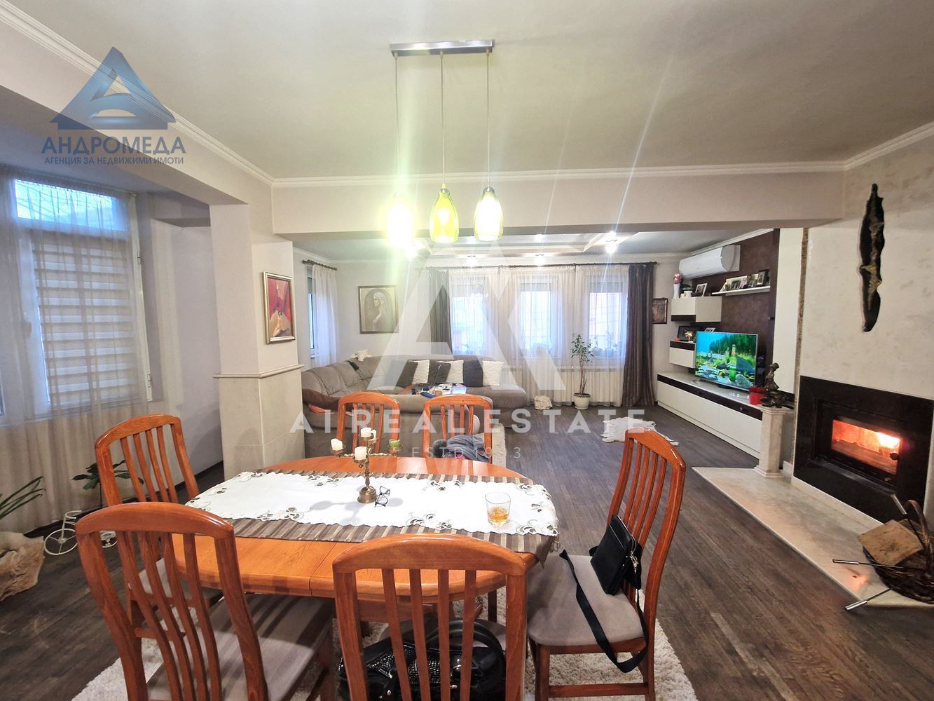 Продава просторен апартамент - 0