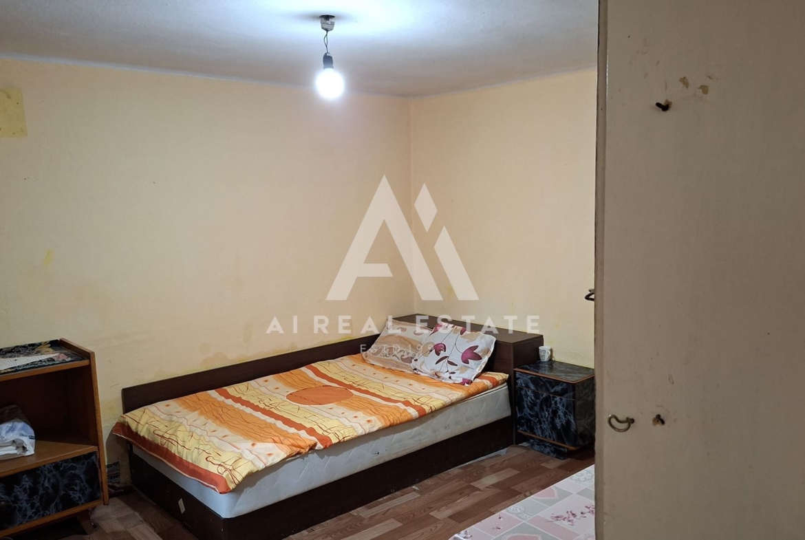 КЪЩА В БОЖУРИЦА - 0