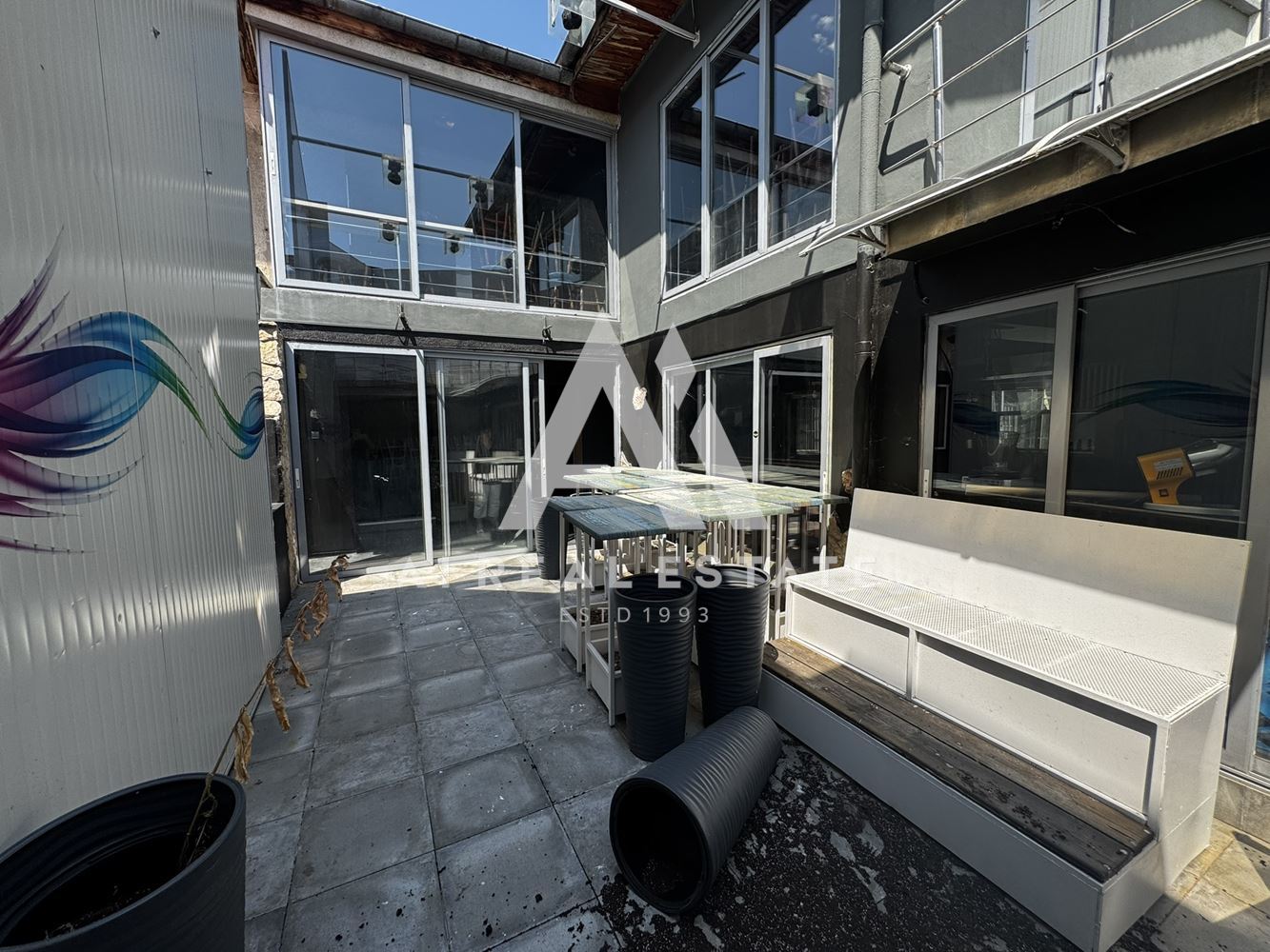 Разработено заведение на два етажа в центъра на гр. Плевен-0 Разработено заведение на два етажа в центъра на гр. Плевен - 0