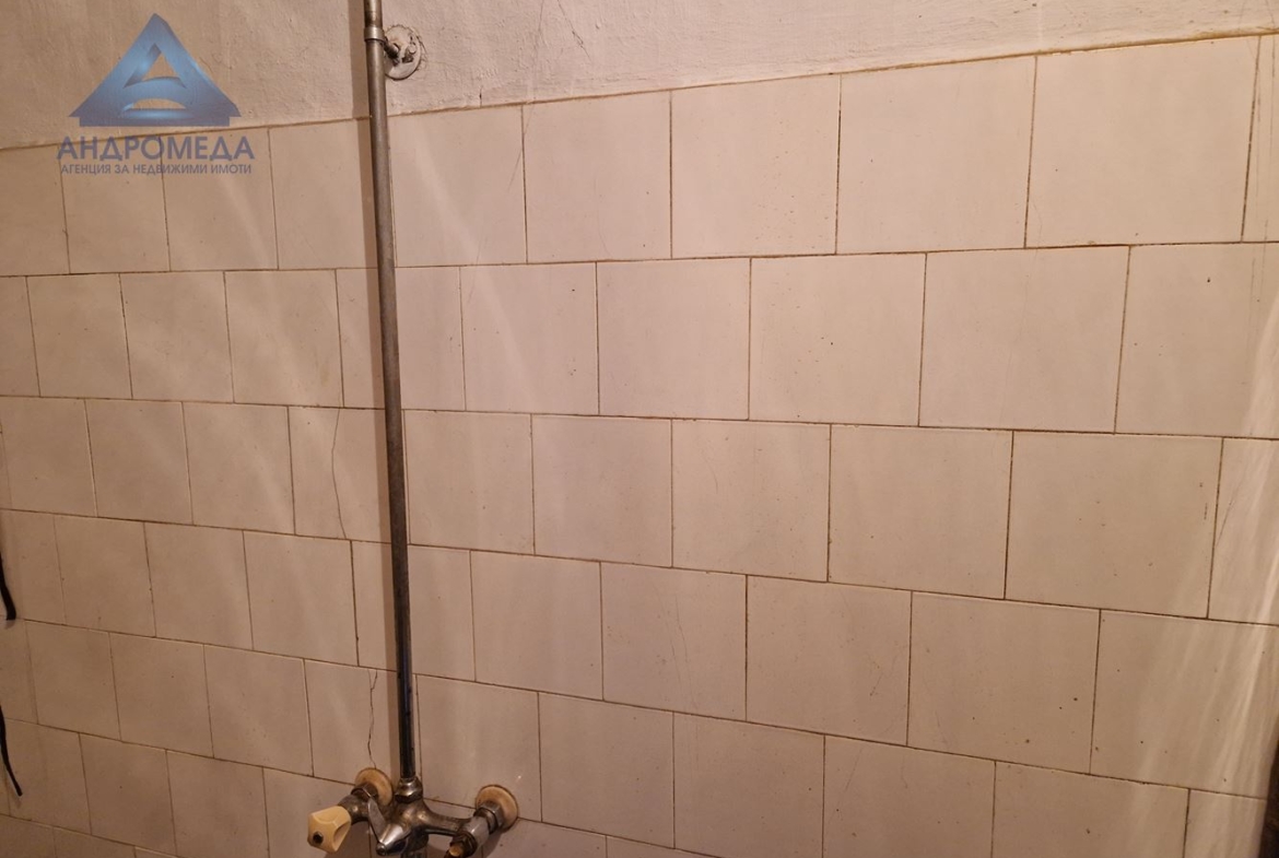 Продава четиристаен апартамент в гр.Плевен - 0