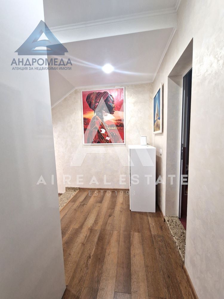 Продава просторен апартамент - 0