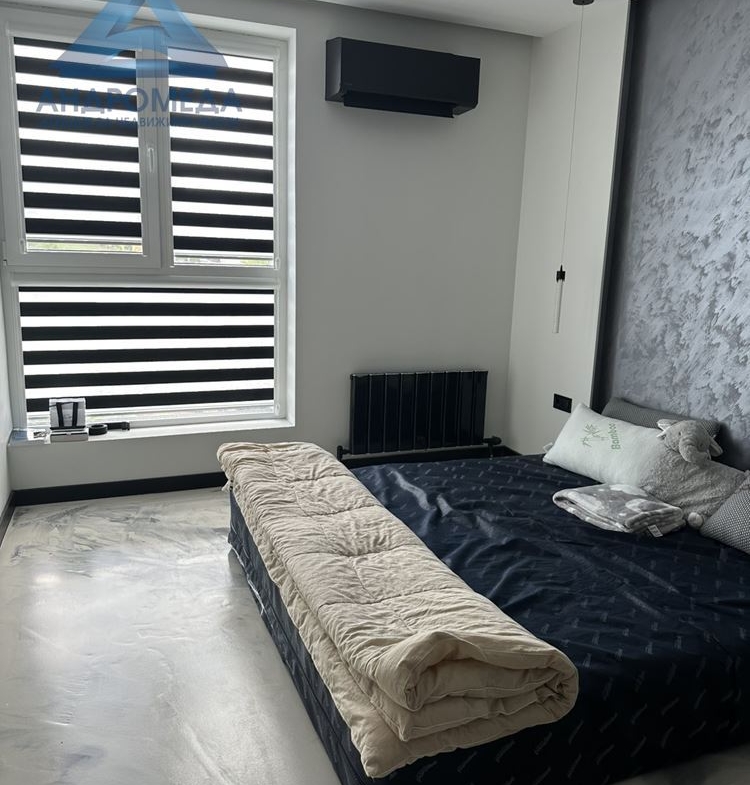 Тристаен апартамент с паркомясто над МУ - 0