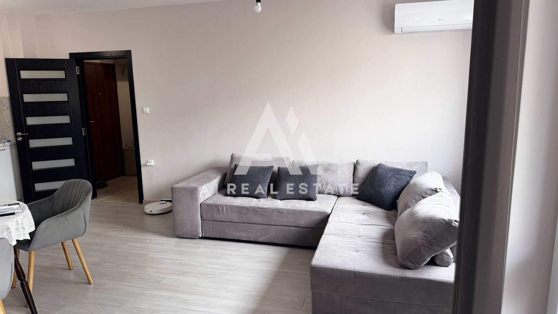 Тристаен апартамент-ново строителство. - 0