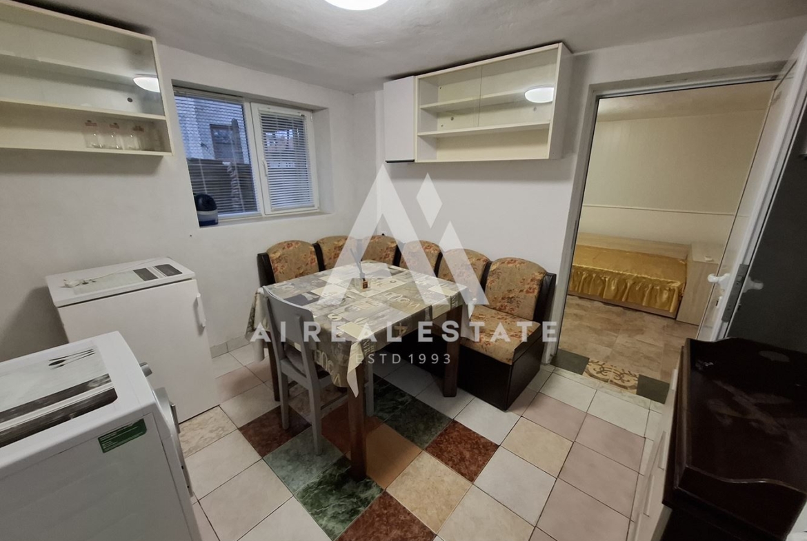 Апартамент под наем в семейна къща! - 0