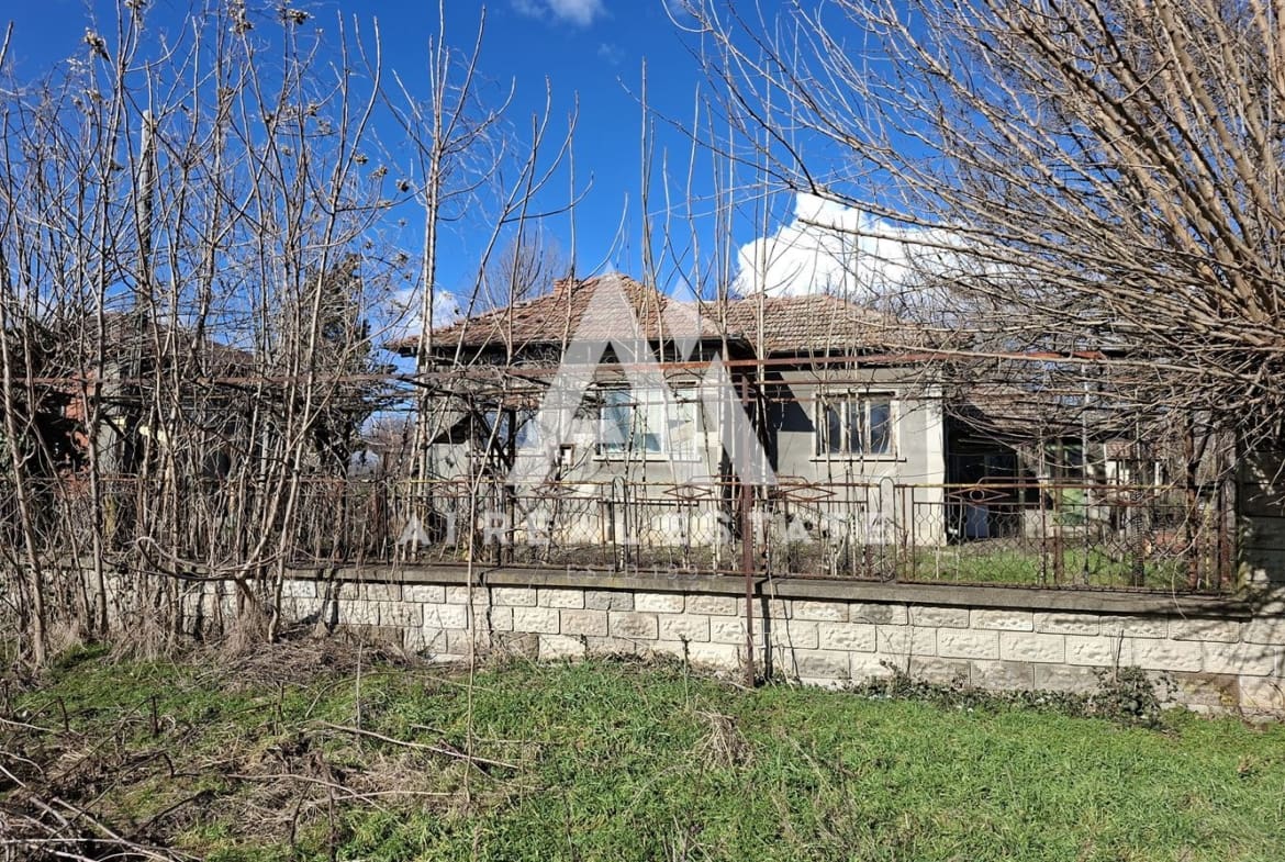 ЕДНОЕТАЖНА КЪЩА - 0