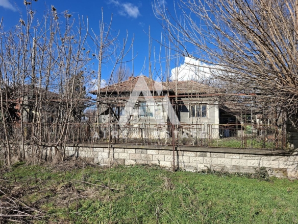 ЕДНОЕТАЖНА КЪЩА - 0