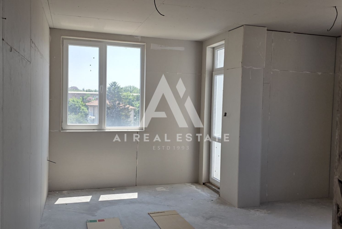 3-стаен Широк център! - 0