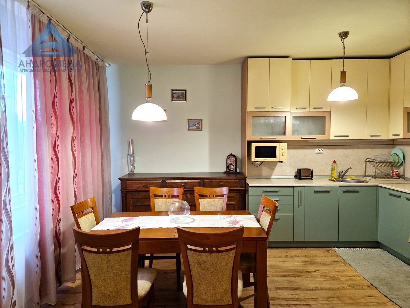 Отдава под наем тристаен апартамент - 0