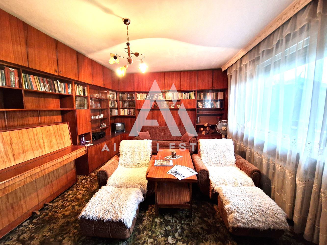 Продава четиристаен апартамент - 0