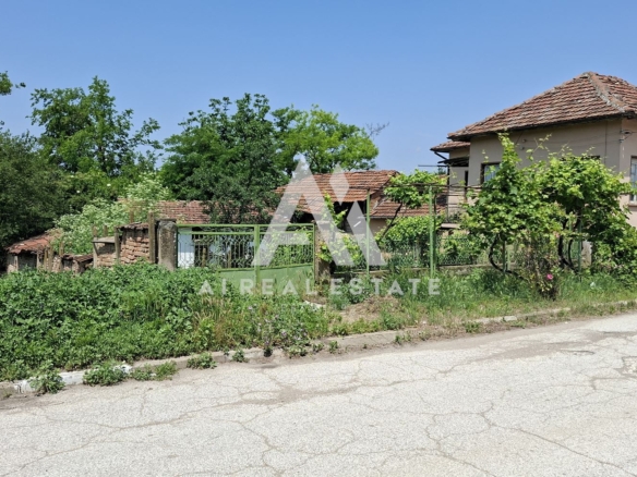 КЪЩА В БОЖУРИЦА - 0