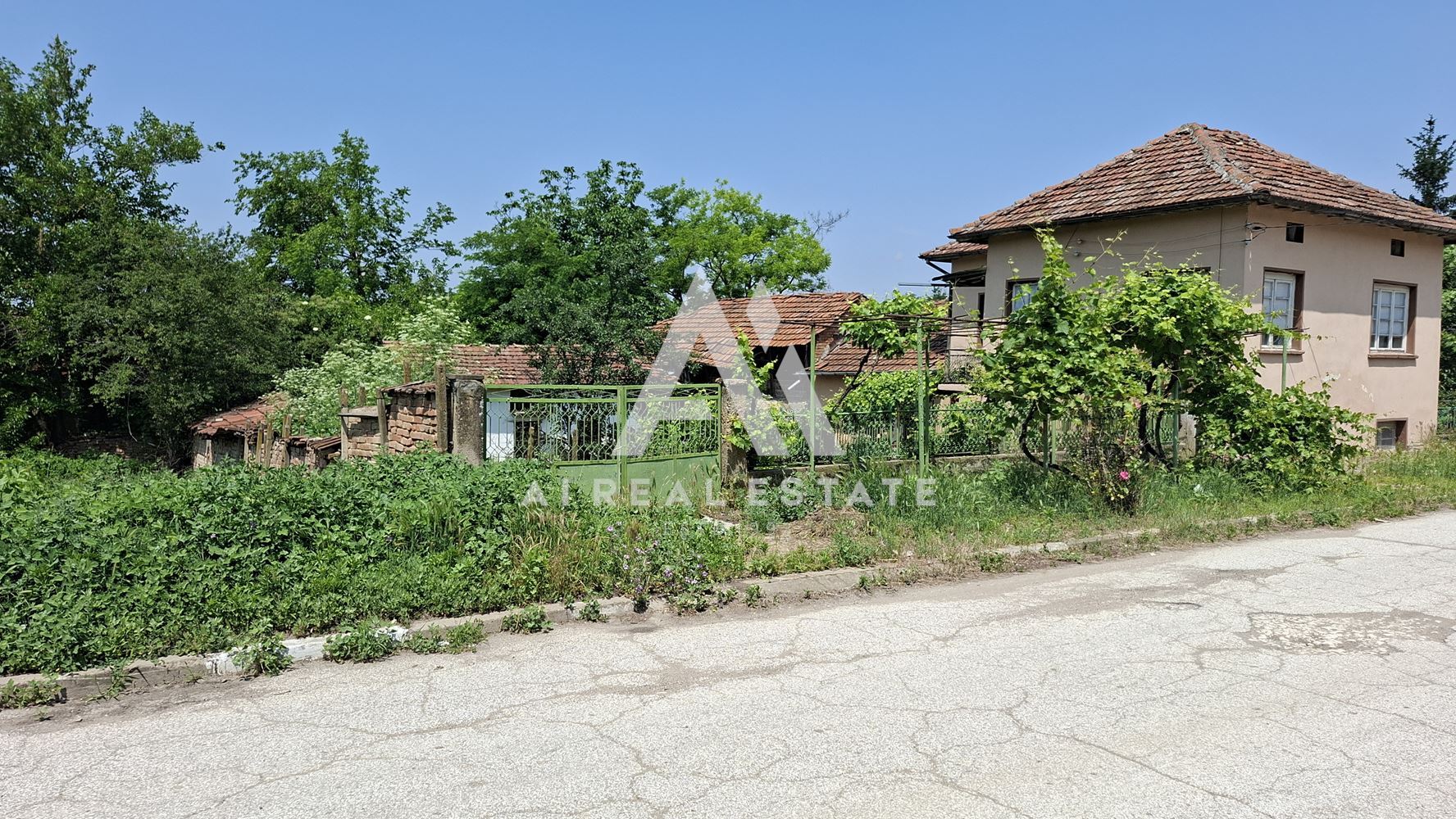 КЪЩА В БОЖУРИЦА - 0